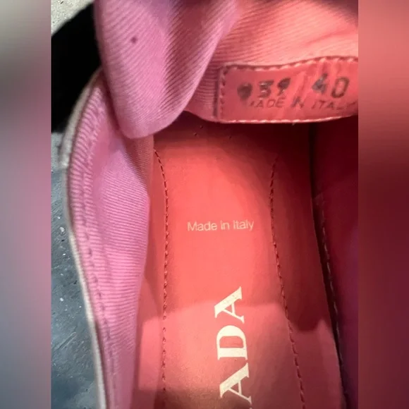 Authentic Prada sneakers - Picture 5 of 9